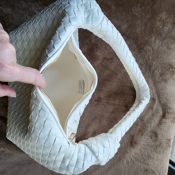 White Quilted Hobo Bag with Textured Design - Picture 5 of 5